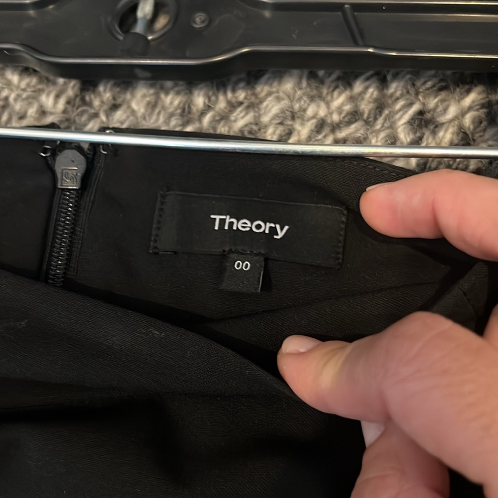 Theory Black skirt - Picture 3 of 3